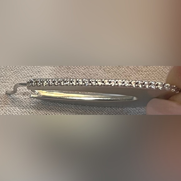 NWT gorgeous KENDRA SCOTT silver tone Adeline Hoop Earrings with crystal stones - Picture 11 of 14